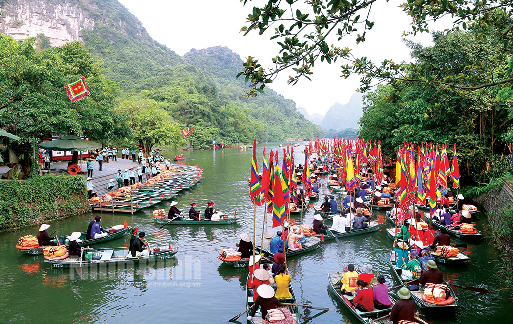 nganh-du-lich-ninh-binh-no-luc-cao-nhat-de-vuot-chi-tieu-b39d4