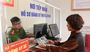 chu-xe-co-can-di-doi-bien-cu-sang-bien-so-dinh-danh-tu-15-8-2023_2207171016